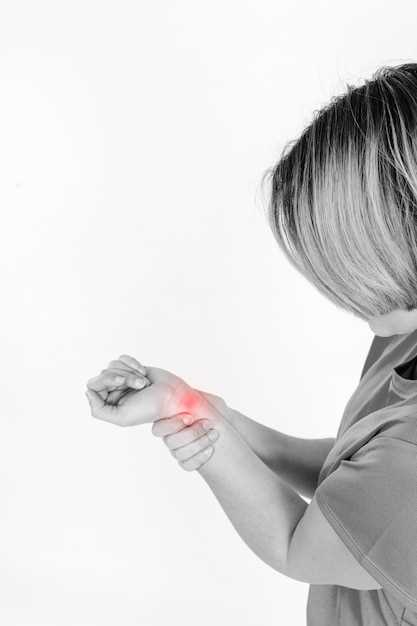 Что может быть причиной боли в суставах рук?